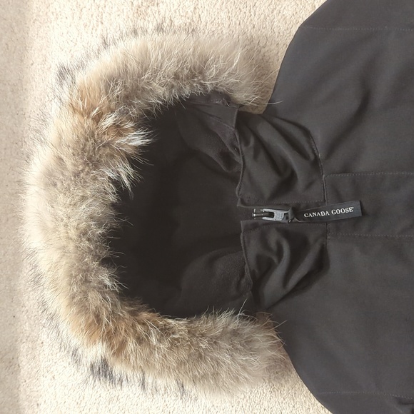 Canada Goose Womens Victoria Parka - Picture 2 of 12